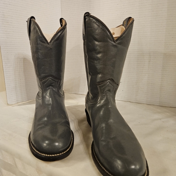 Gray Leather Roper Style Boot with Rounded Toe - Picture 4 of 8